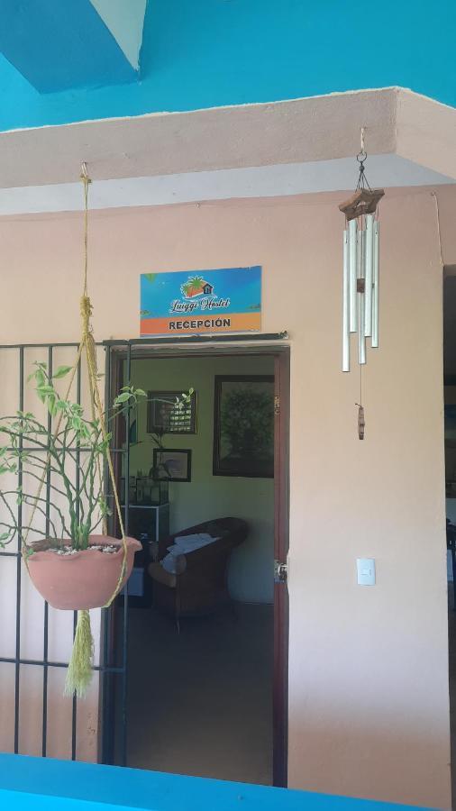 Luiggi Hostel Лас Терренас Экстерьер фото