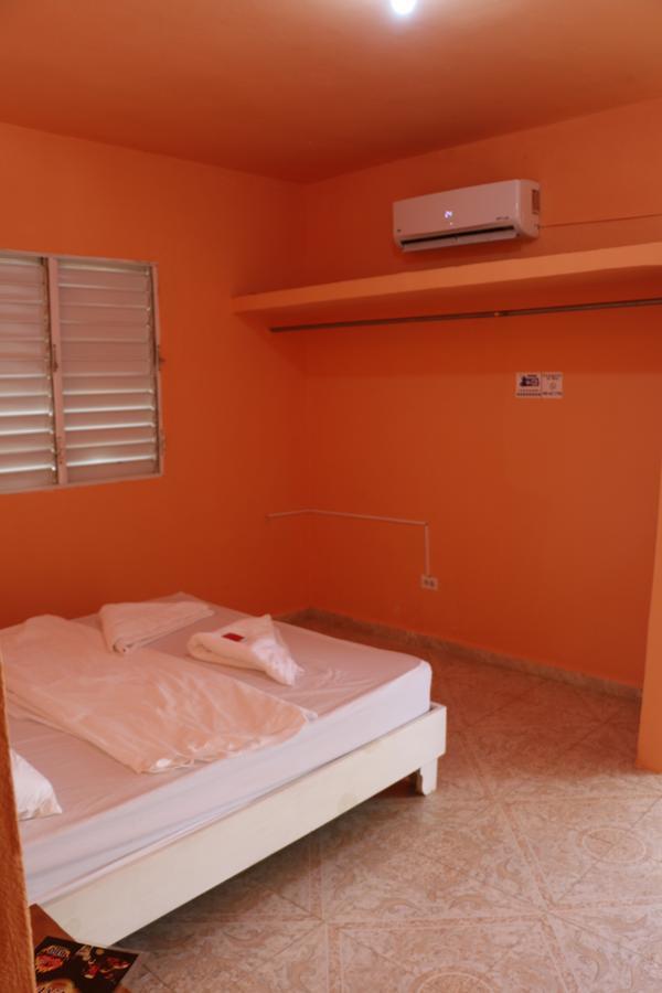 Luiggi Hostel Лас Терренас Экстерьер фото