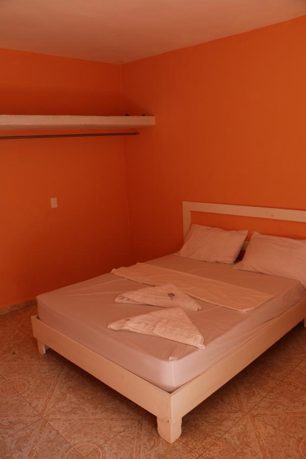 Luiggi Hostel Лас Терренас Экстерьер фото