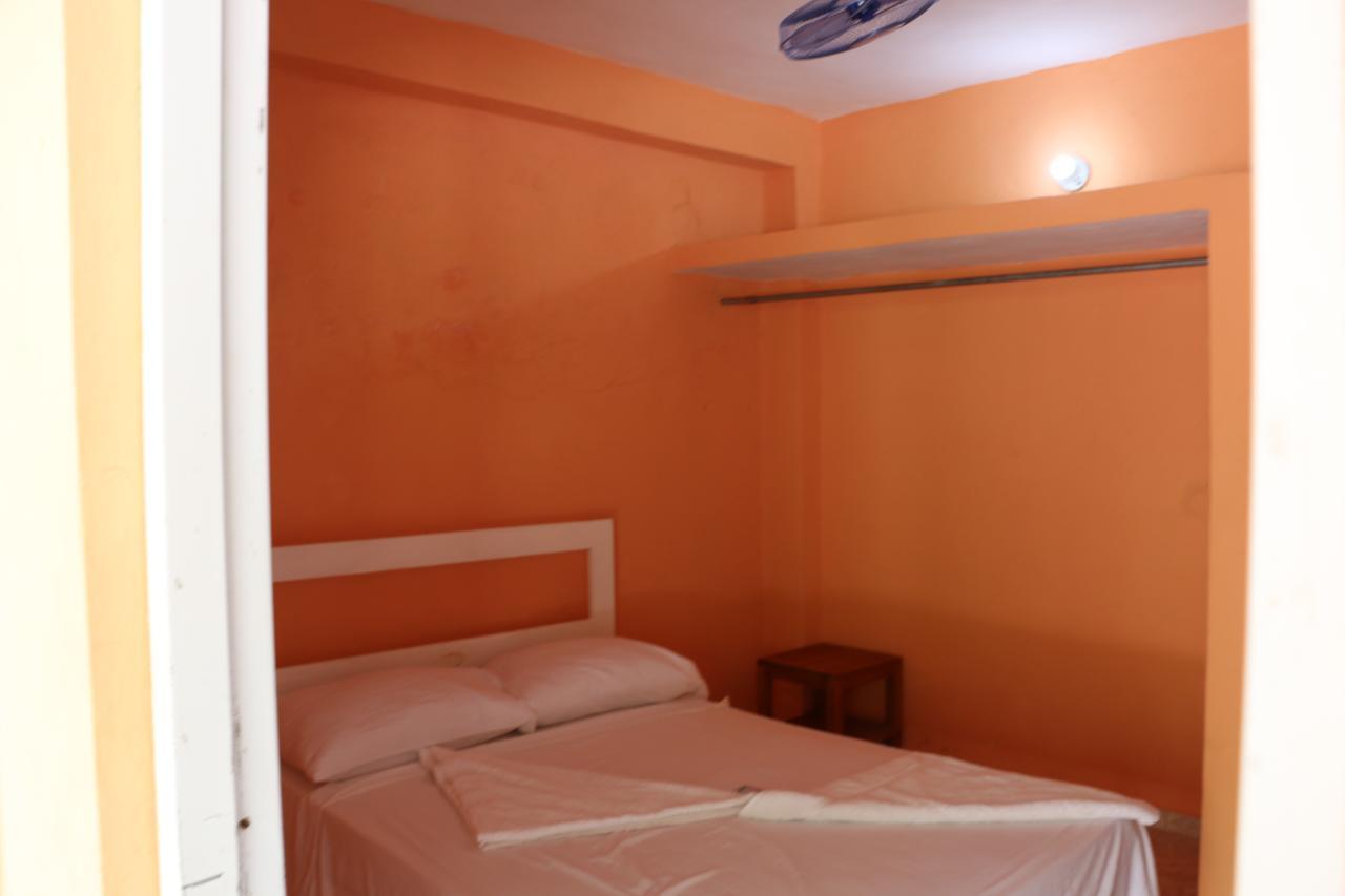 Luiggi Hostel Лас Терренас Экстерьер фото