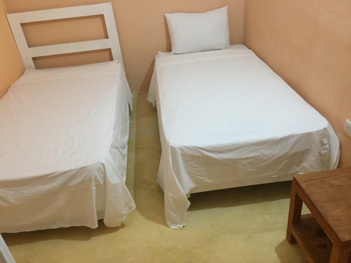 Luiggi Hostel Лас Терренас Экстерьер фото