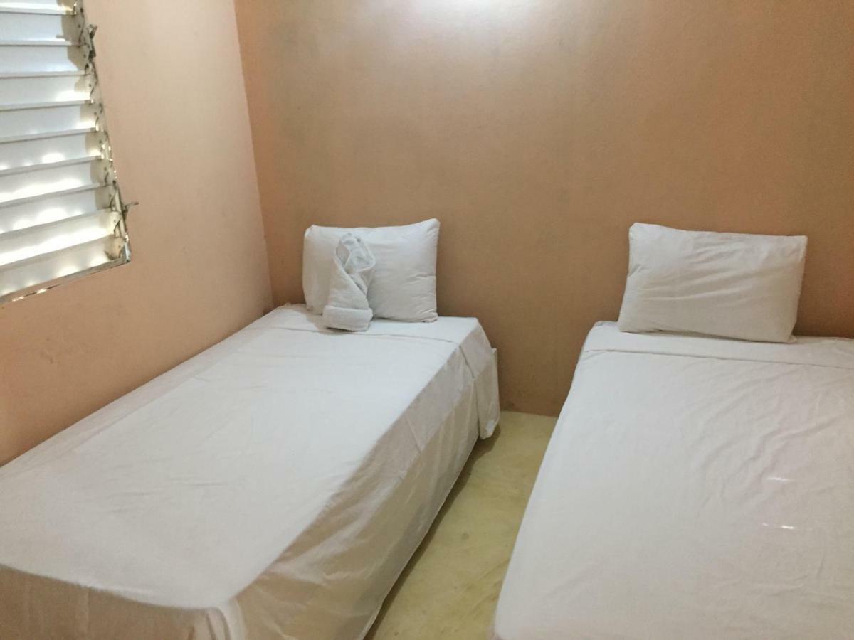 Luiggi Hostel Лас Терренас Экстерьер фото