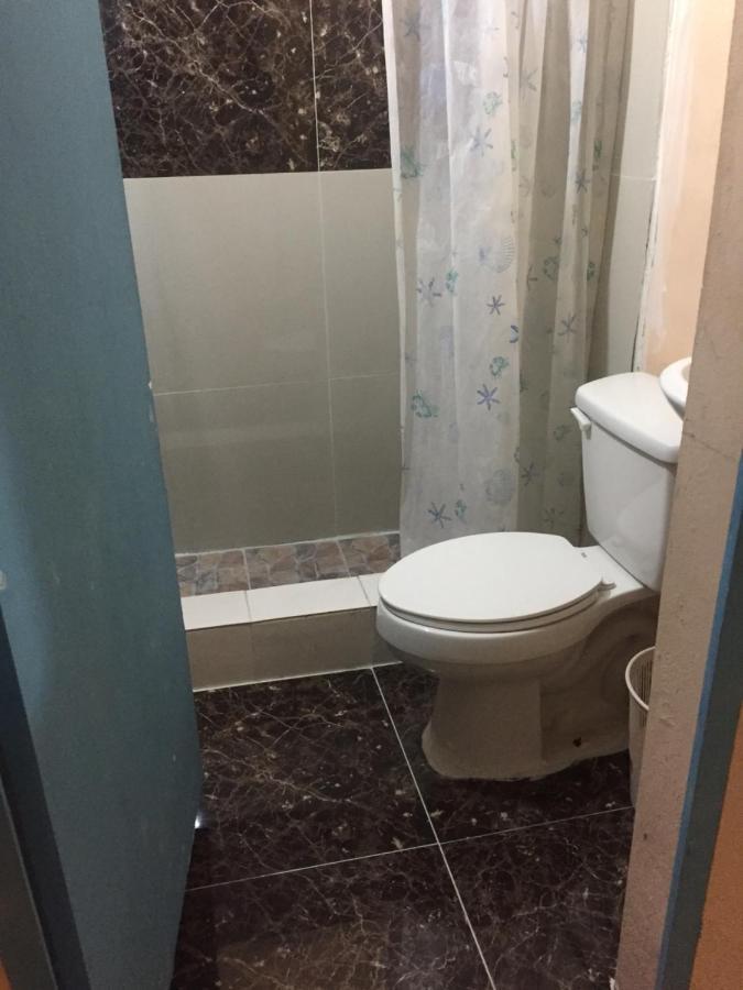 Luiggi Hostel Лас Терренас Экстерьер фото